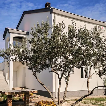 3 Bedroom Gorgeous In *