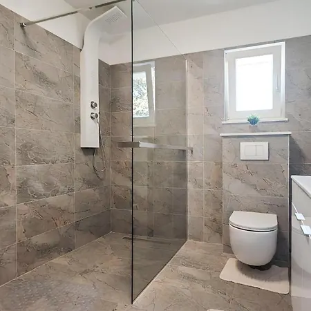 3 Bedroom Gorgeous In