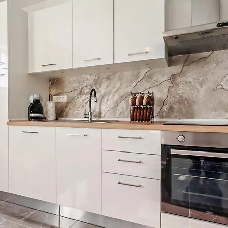 Apartment 3 Bedroom Gorgeous In Zadar