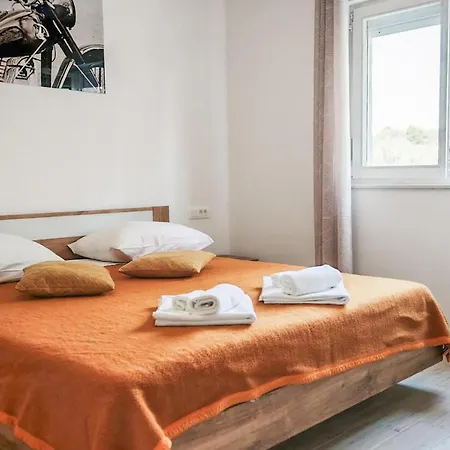 3 Bedroom Gorgeous In Zadar